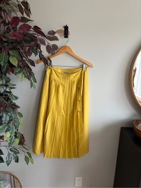 Vintage wool Heritage Yellow Pleated Midi Skirt with Side Buttons